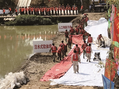 南京下月進(jìn)入主汛期 15個(gè)積淹水點(diǎn)已改造 防汛搶險實(shí)戰演練昨舉行