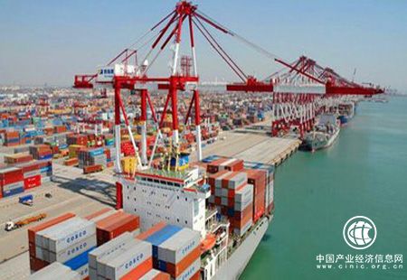 外貿延續穩中向好 貿易順差顯著(zhù)收窄