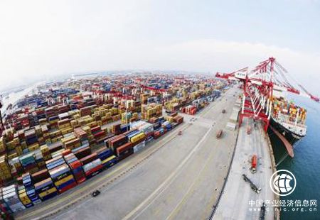 2017年上半年我國貨物貿易進(jìn)出口總值13.14萬(wàn)億元