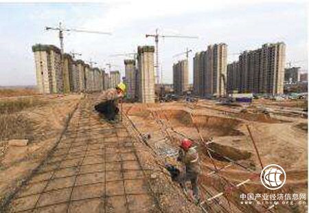 土地市場(chǎng)調控政策不斷加碼 一二線(xiàn)城市摁住土地價(jià)格