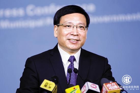 陳如桂任深圳市人民政府副市長(cháng)、代理市長(cháng)