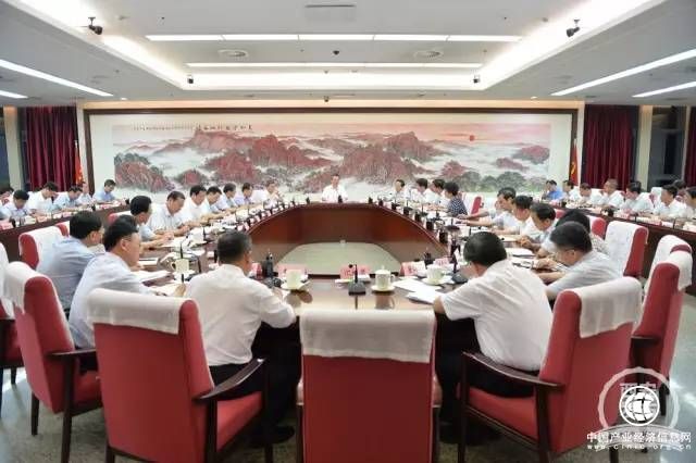 西安召開(kāi)市委常委會(huì )議談南航事件:要自我反思 多從自身找差距
