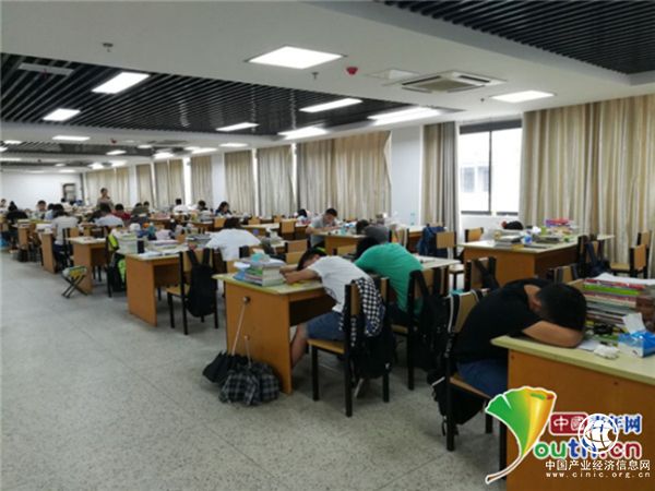安徽一高校1500余學(xué)生暑期留校備戰考研，學(xué)校：大力支持