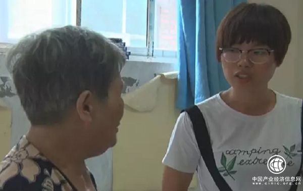 河北90后女孩帶母青島讀研遇困境，有養老機構愿免費接收  