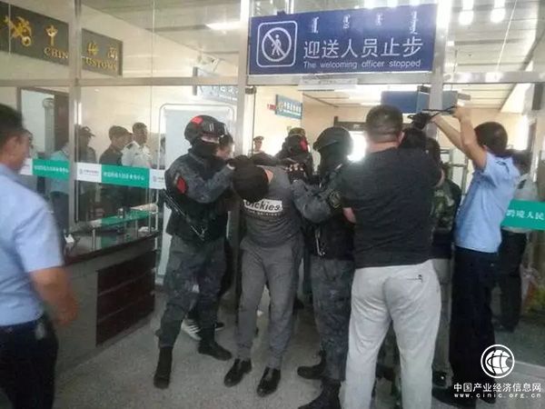 重案組揭秘沈陽(yáng)CS基地殺人案：私拿手機被殺、訓練中被勒死 