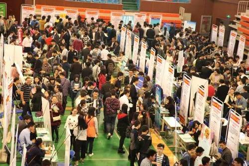 二線(xiàn)城市“搶人大戰”：大招頻出瞄準800萬(wàn)應屆生
