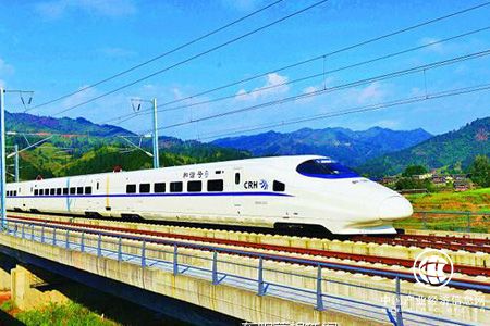 中國高鐵，新時(shí)代跑出新速度