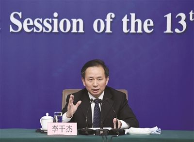 環(huán)境保護部負責人回應關(guān)切：打好污染防治攻堅戰