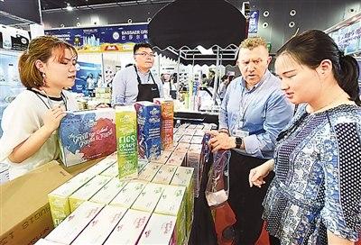 中國形成最大中等收入群體 對進(jìn)口商品消費意愿增強