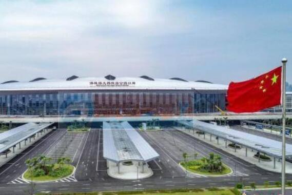 港珠澳大橋澳門(mén)口岸正式通車(chē)運營(yíng)