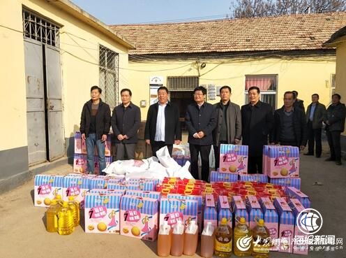 新春送祝福 山東省沂南縣政協(xié)攜手愛(ài)心企業(yè)到聯(lián)營(yíng)村走訪(fǎng)慰問(wèn)貧困戶(hù)
