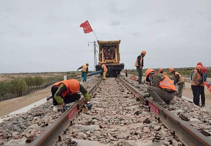 我國最長(cháng)運煤專(zhuān)線(xiàn)蒙華鐵路完成全線(xiàn)鋪軌