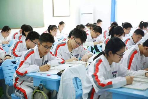 福建：明年優(yōu)質(zhì)普通高中招生指標分配比例不低于70%