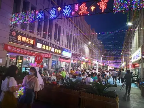 夜經(jīng)濟構建多元消費場(chǎng)景豐富消費體驗
