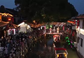 “畫(huà)中”泛舟夜游 端午奇妙夜點(diǎn)亮消費新“夜”態(tài)