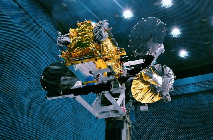 我國首顆全電推通信衛星——亞太6E通信衛星定點(diǎn)成功
